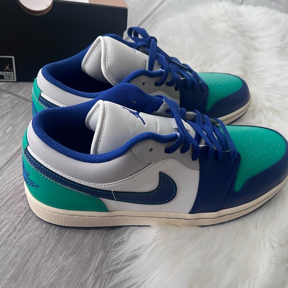 Jordan AJ 1 Low Men's Sneakers - Blue and Green - Picture 5 of 10